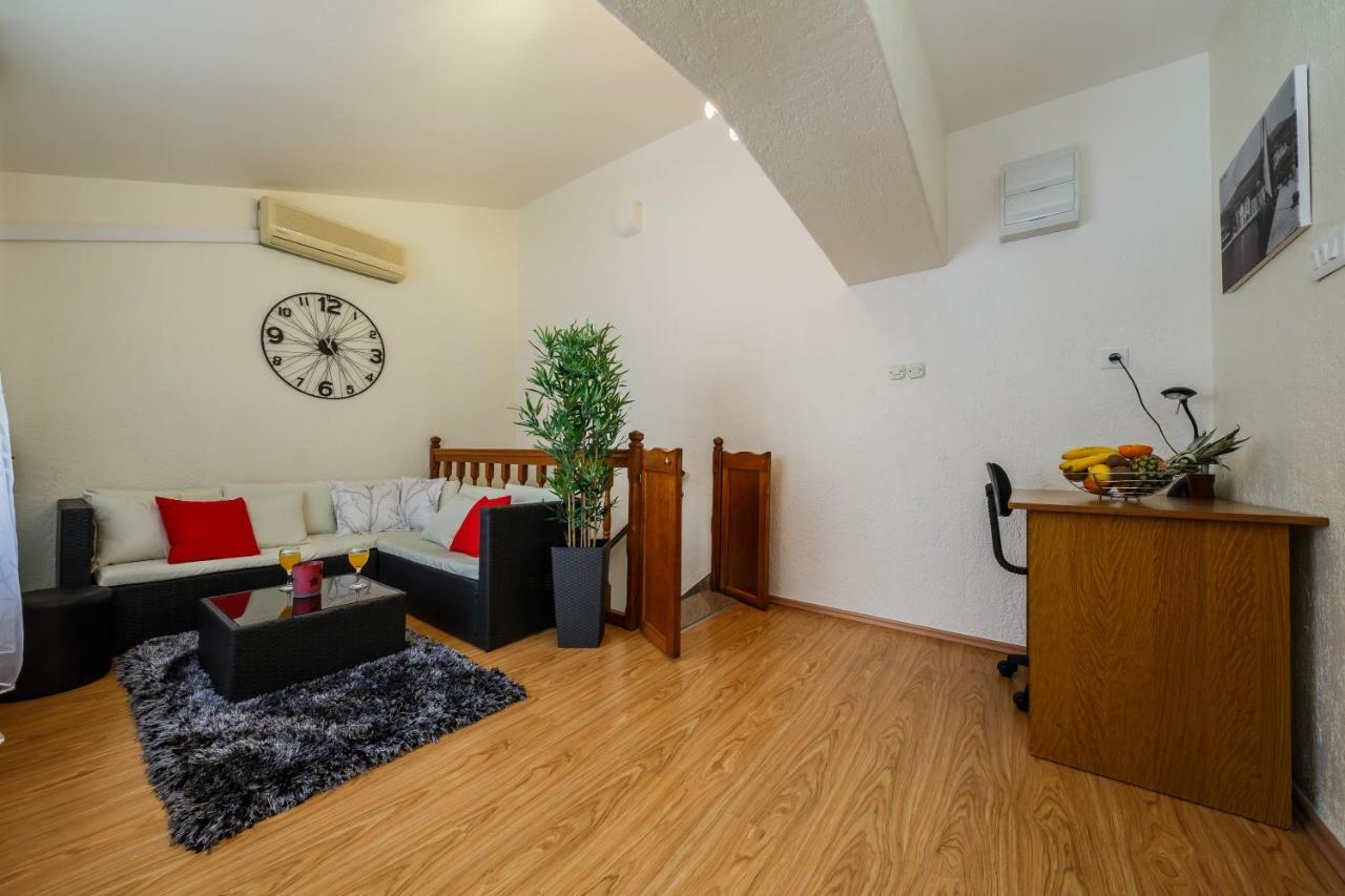 Apartment Castle Cippico Kastela